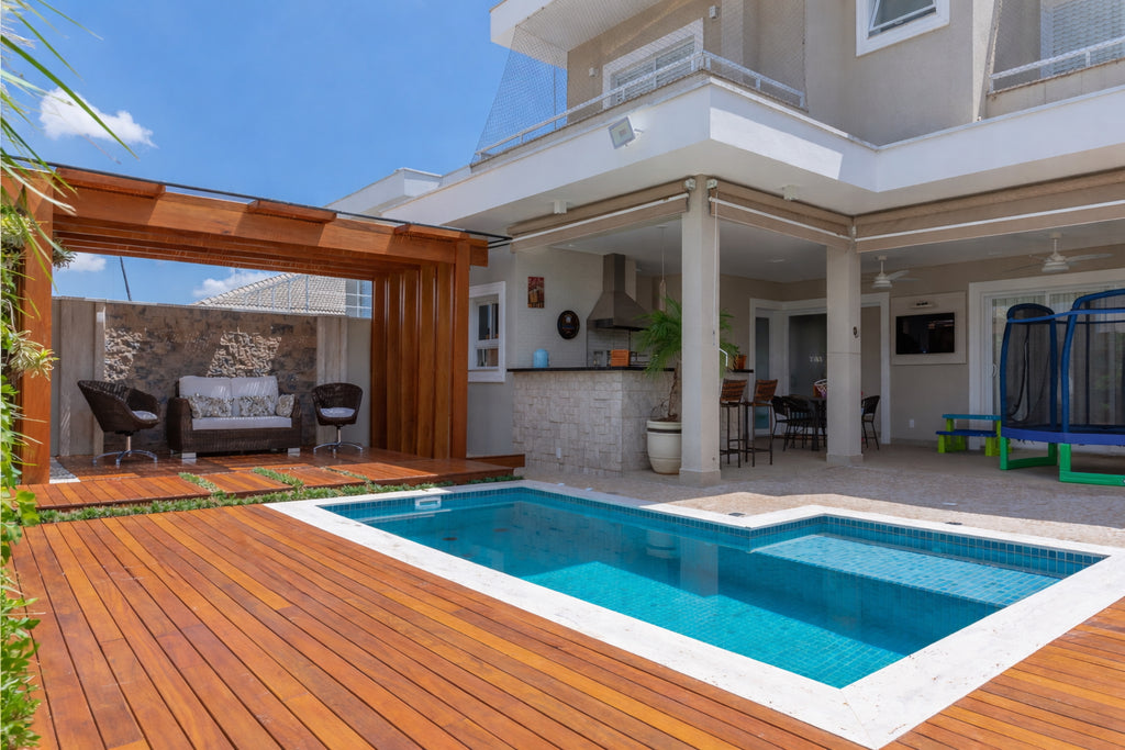 Brazilian Ipe Hardwood Decking - 1x6 S4S (15 sq ft Bundle)